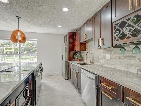 4th image of 1480 W 36th St