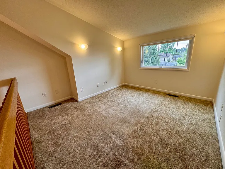 506 E Riverside Dr — Photo 24