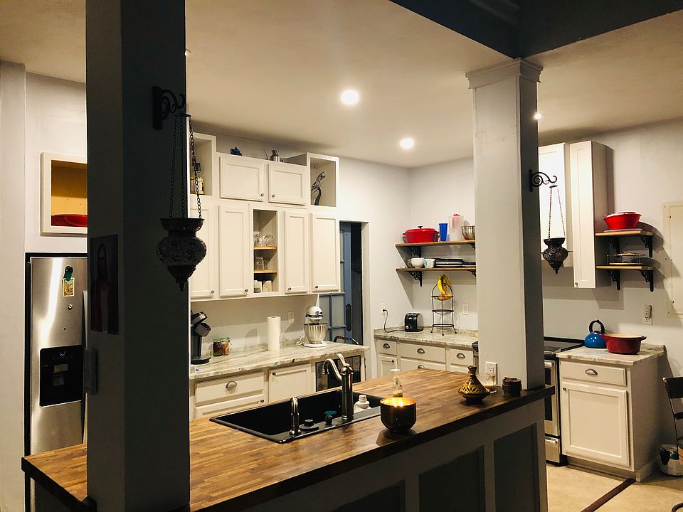 1st image of 220 W 32nd St