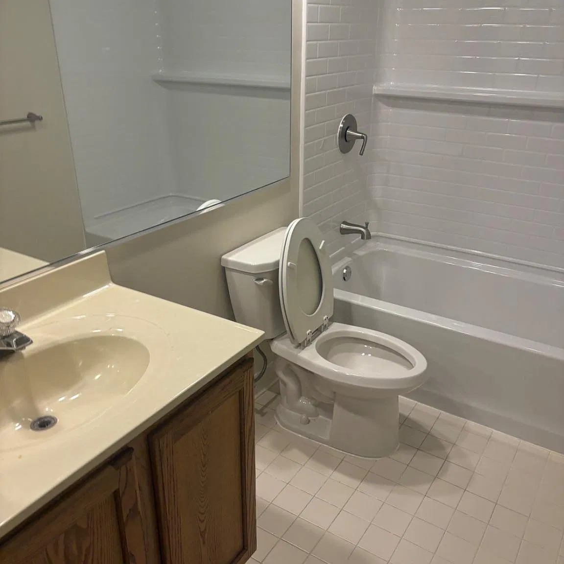 1 bed, 1.0 bath, 4128 sqft, $1,595 — Photo 3