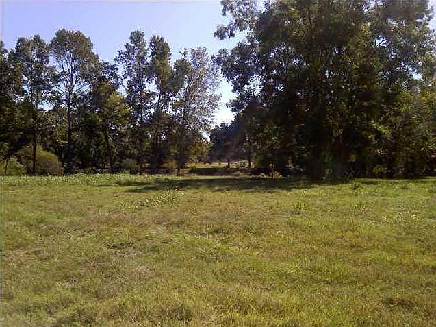2nd image of 3864 N Highway 17