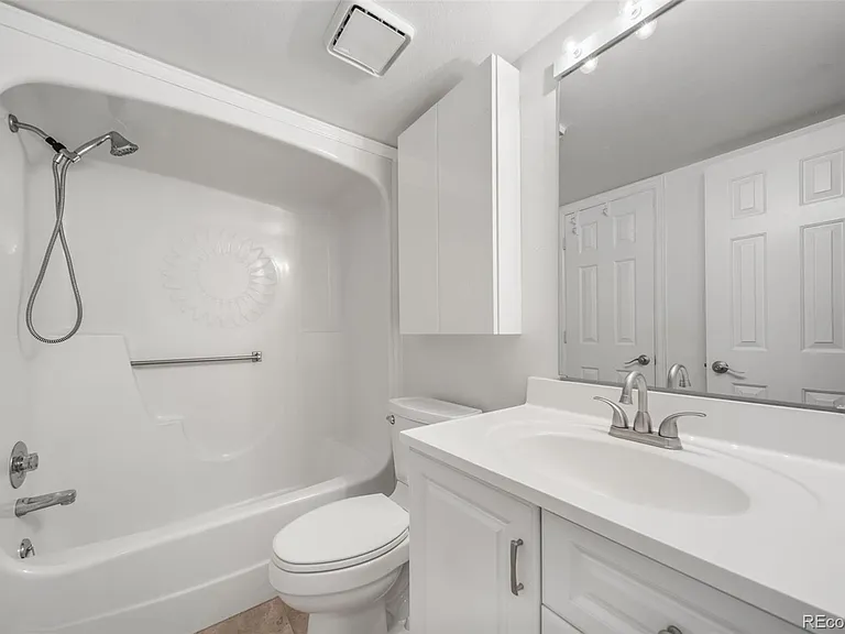 12645 E Pacific Cir #E — Photo 26