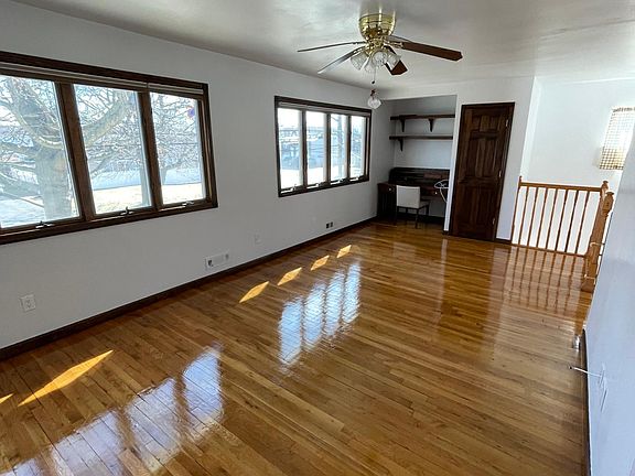 4th image of 565 Falcon Ave #2
