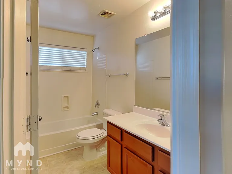 38587 N Jonathan St — Photo 19