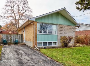 49 Savarin St, Toronto, ON M1J 1Z9