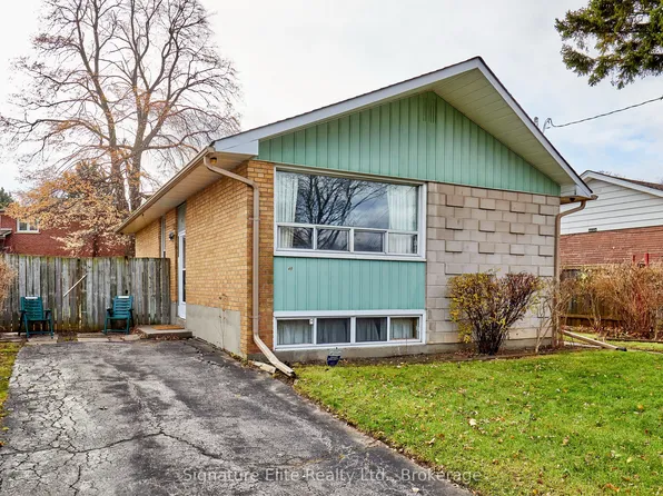49 Savarin St, Toronto, ON M1J 1Z9