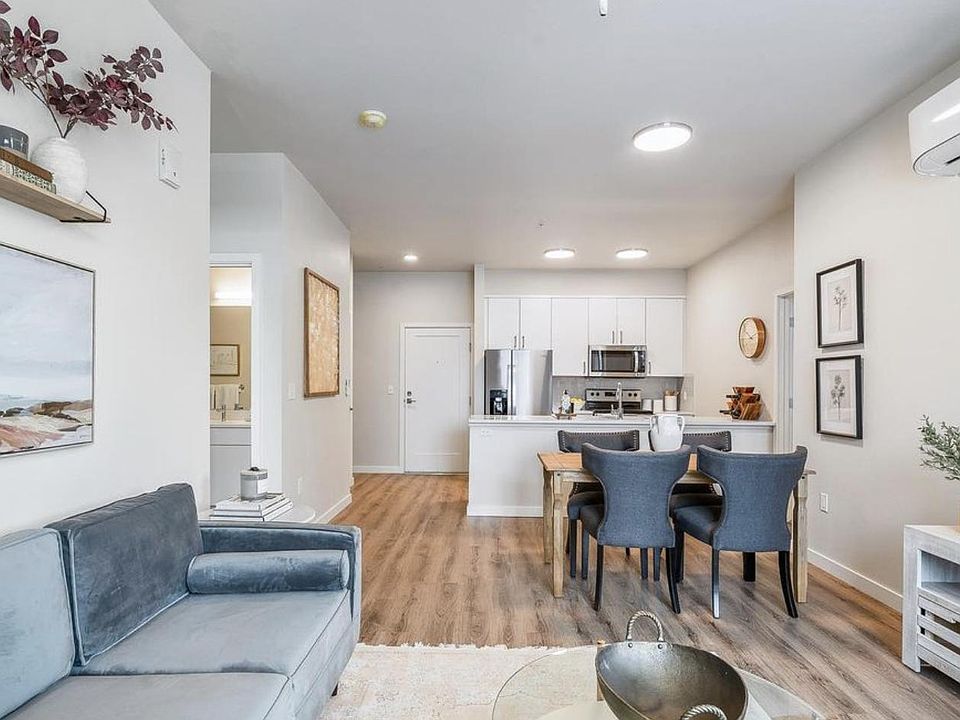 2nd image of 3130 SW 12th Ave #503