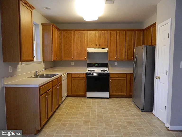 7574 Great Swan Ct — Photo 9