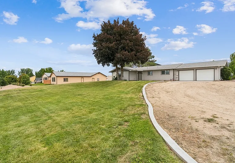 10996 Willis Rd — Photo 41