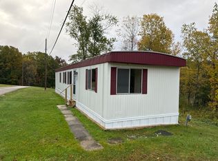 1 Oakridge Heights Dr, Oakdale, PA 15071