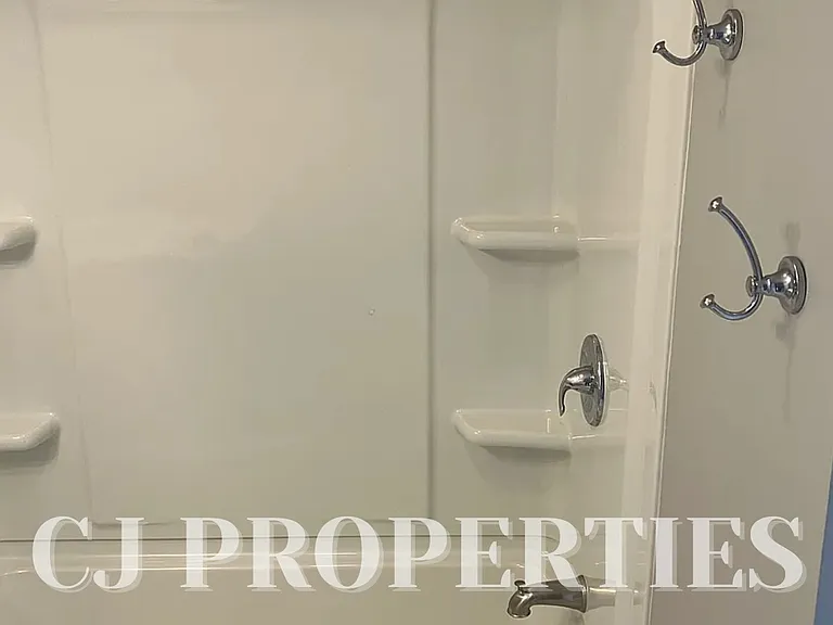4841 Cane Run Rd — Photo 2