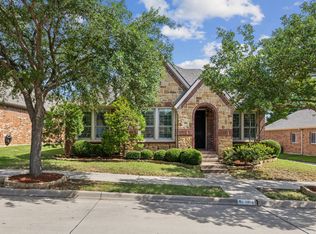 7805 Creek View Dr, North Richland Hills, TX 76180