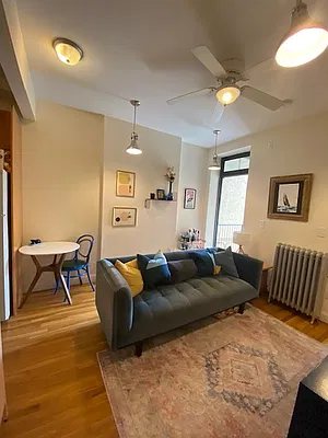 Rented by R New York | media 9