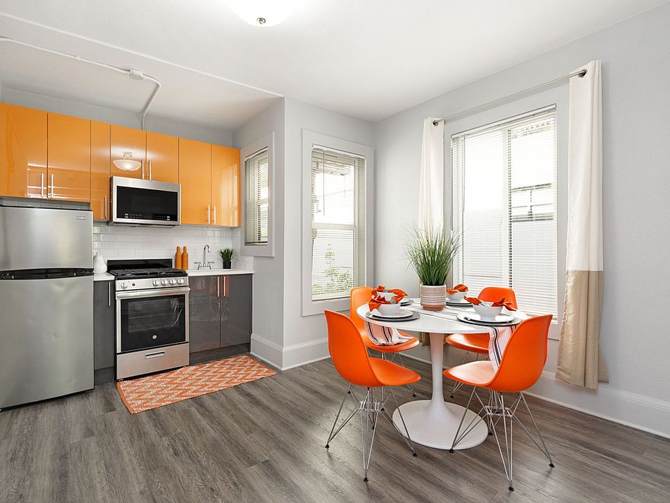 1st image of 814 Columbia St #205