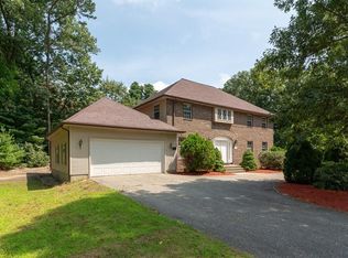 646 Converse St, Longmeadow, MA 01106