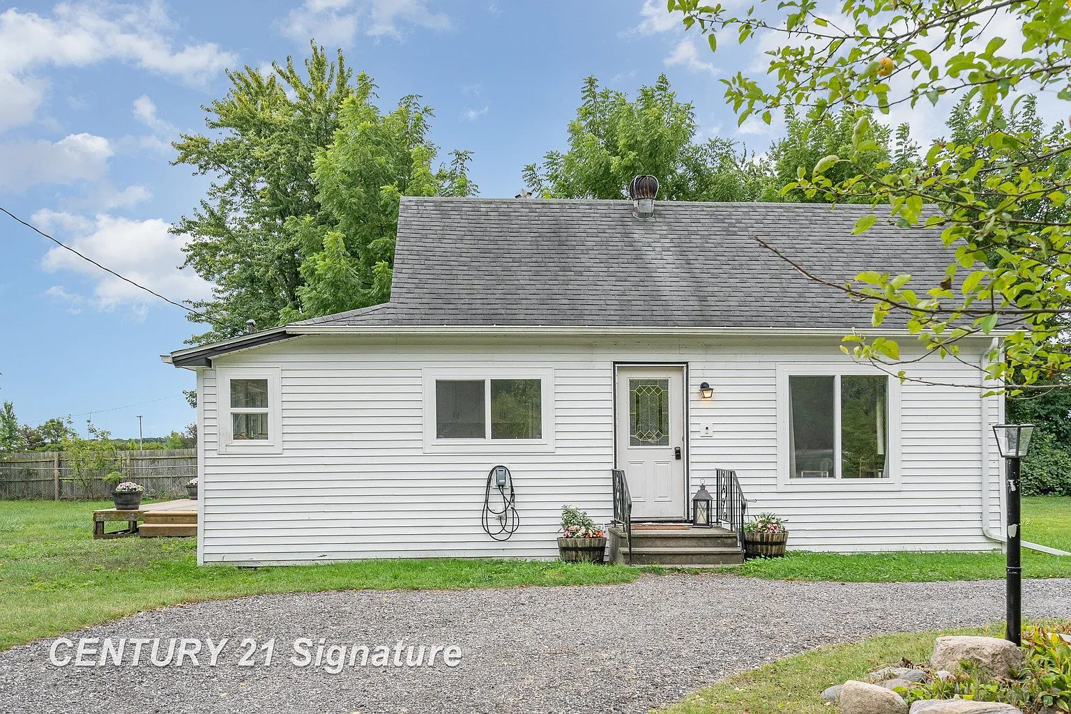 1569 S Finn Rd photo 1