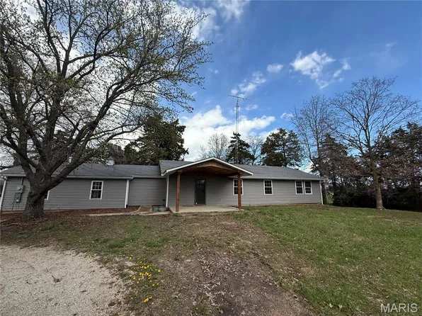 221 Highway Cc, Wellsville, MO 63384