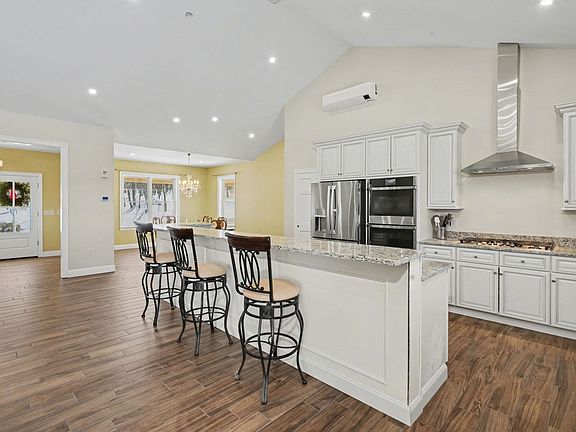 2nd image of 231 Smith Hill Road