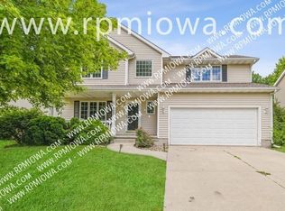 15803 Hawthorn Dr, Clive, IA 50325