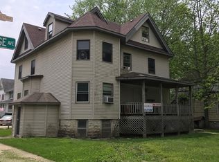 504 College Ave APT 2W, Dekalb, IL 60115