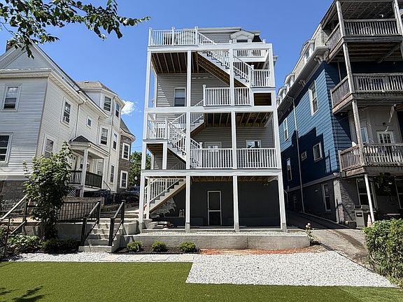 4th image of 171 Trenton St #3
