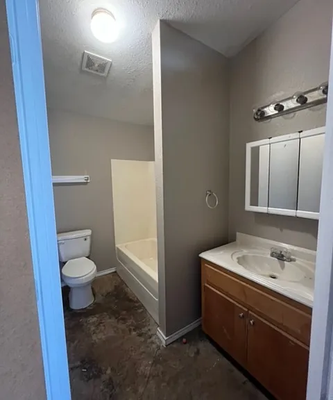 102 Cedar Ave — Photo 2