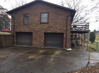 936 River Hill Rd, Washington, WV 26181