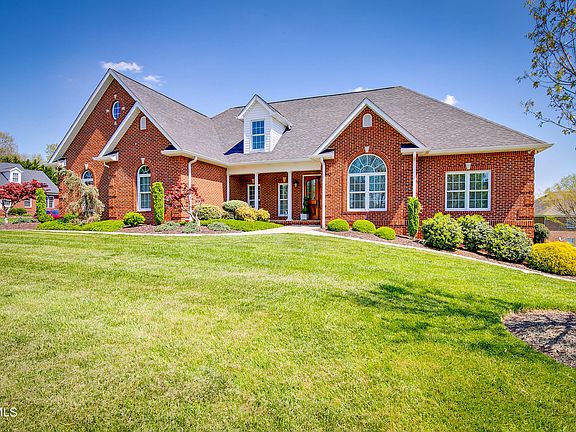 3rd image of 544 Pueblo Dr