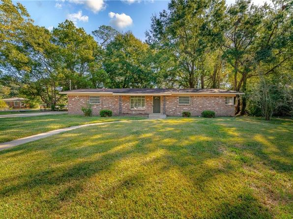 901 Shady Brook Dr