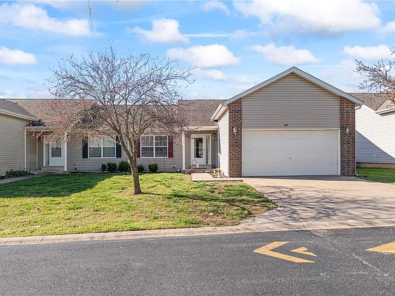 4th image of 521 Van Buren Rd