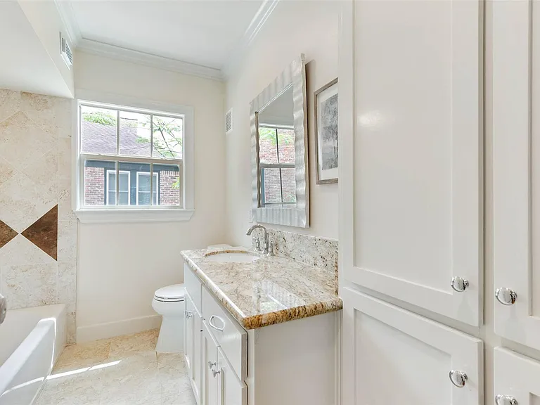 2343 Shakespeare St #1 — Photo 17