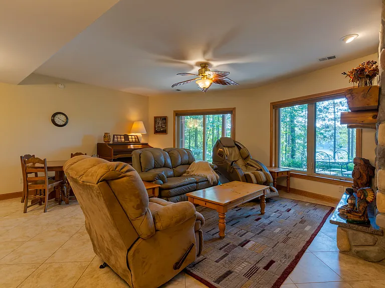 9630 Marcella Dr NE — Photo 45