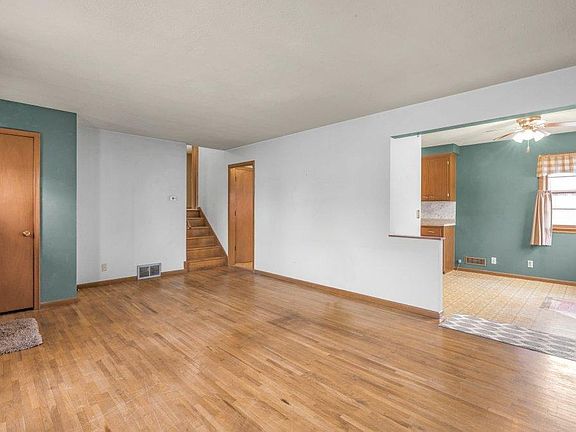 5th image of 2862 116th Ave NW