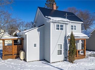 11 Elizabeth St, Saint Stephen, NB E3L 2N7