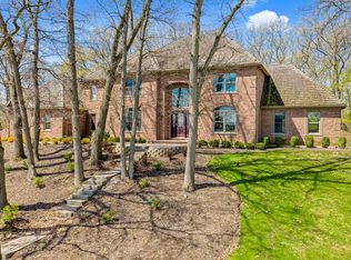 5N130 Dover Hill Rd, St Charles, IL 60175