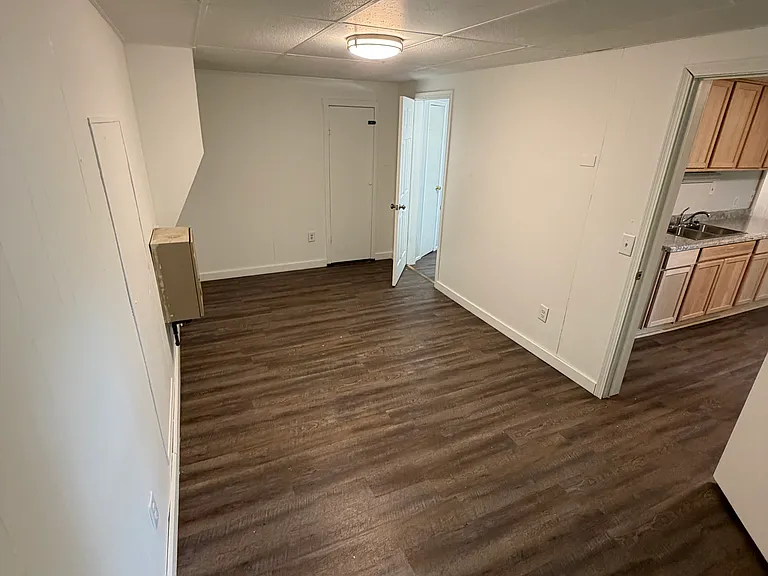 317 W Todd Ave #5 — Photo 8