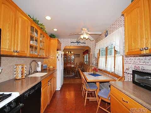4th image of 1155 Park Blvd