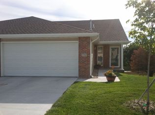 7502 Crystal Ct, Lincoln, NE 68506