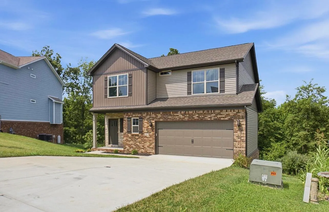 3 bed, 2.5 bath, 1884 sqft, $2,700 — Photo 2
