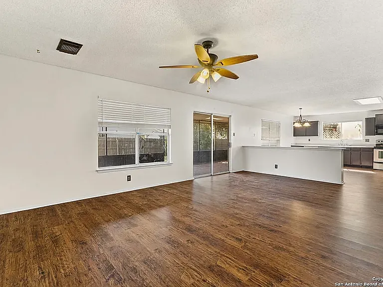 9806 Kelton Dr — Photo 8