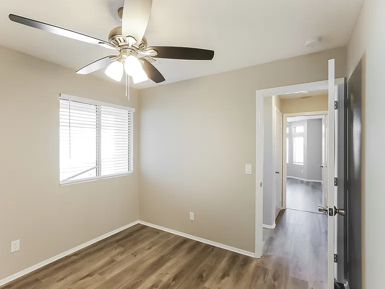 8473 W Audrey Ln — Photo 14