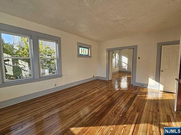 3rd image of 81 Union Street
