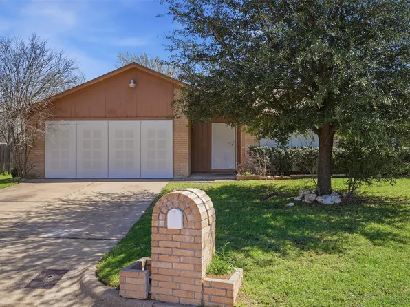 3950 Cypress Wood Ct, Fort Worth, TX 76133