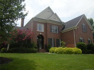 9656 Chaumont Ln, Charlotte, NC 28277