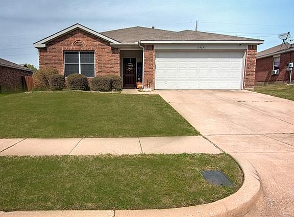 3rd image of 4505 Blue Jay Ln