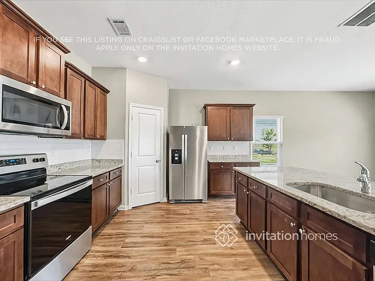 407 Vermeer Ct — Photo 17