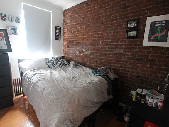 5th image of 225 E 28th St #3