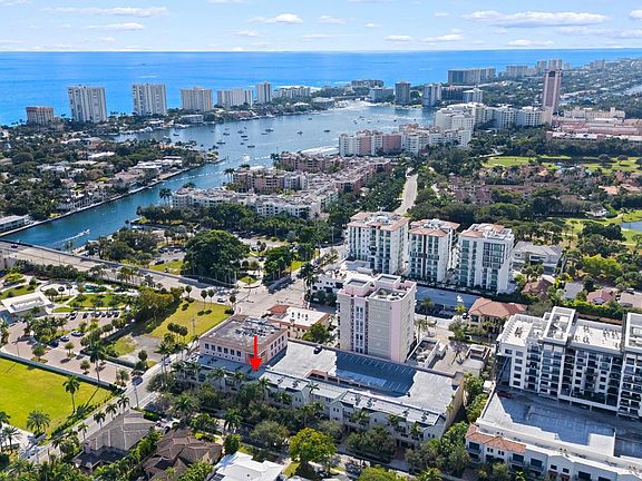 4th image of 456 E Boca Raton Road