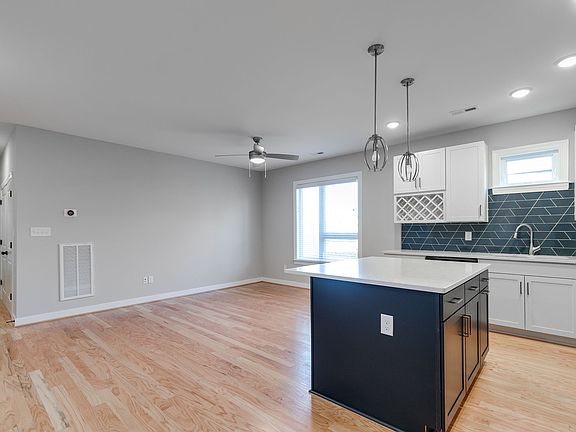 4th image of 1110 1/2 N 30th St #1