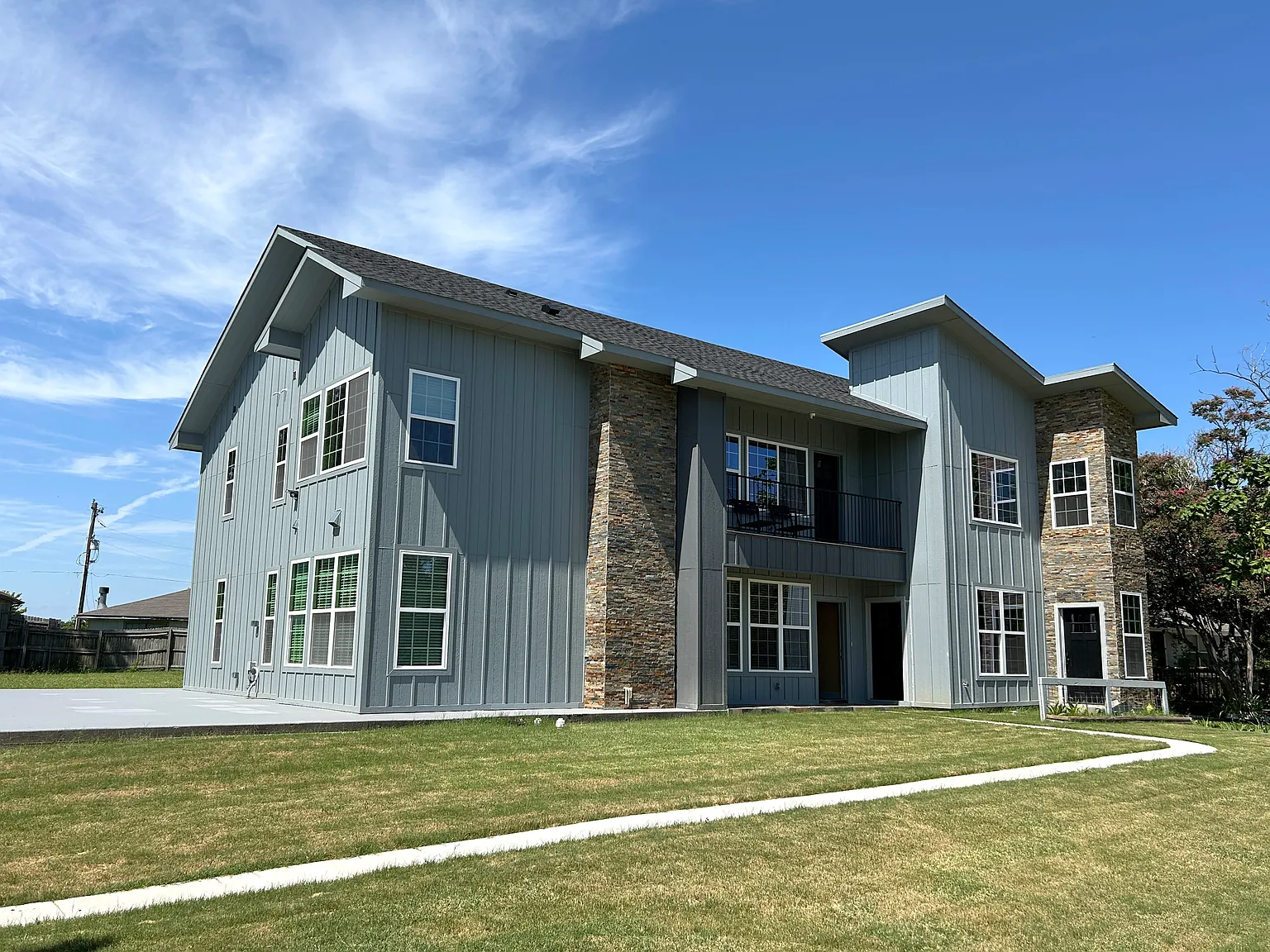 3 bed, 2000 sqft, $2,800 — Photo 4
